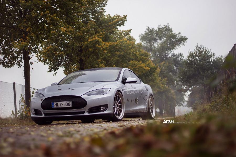 Tesla Model S on ADV.1 Wheels (ADV10TSSL) '2015